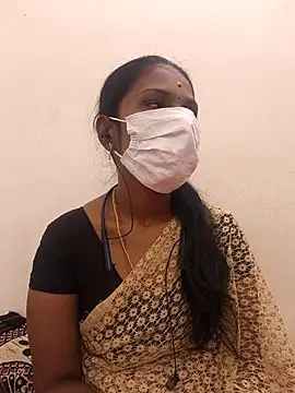 Snapshot of Tamil_Yalini12 chatting on December 4, 2025, 6:01 am Tamil Yalini12 online show from December 4, 2025, 6:01 am