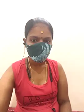 Snapshot of Tamil_Yalini12 chatting on October 17, 2025, 5:11 am Tamil Yalini12 online show from October 17, 2025, 5:11 am