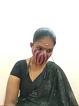 Snapshot of Tamil_Yalini12 chatting on October 11, 2025, 4:02 am Tamil Yalini12 online show from October 11, 2025, 4:02 am