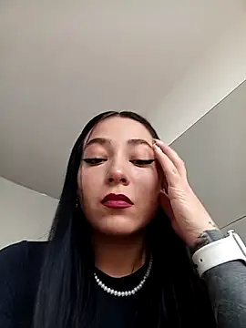 Snapshot of _Luna-1 chatting on November 22, 2025, 6:40 pm Luna-1 online show from November 22, 2025, 6:40 pm