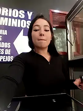 Snapshot of _Luna-1 chatting on October 21, 2025, 3:00 pm Luna-1 online show from October 21, 2025, 3:00 pm