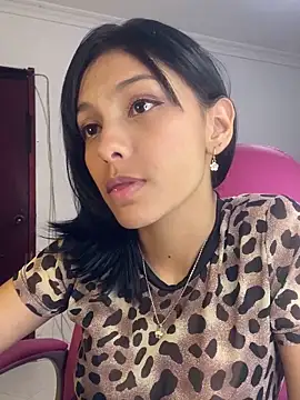 Snapshot of xoxo_milk chatting on December 18, 2025, 7:29 pm xoxo milk online show from December 18, 2025, 7:29 pm