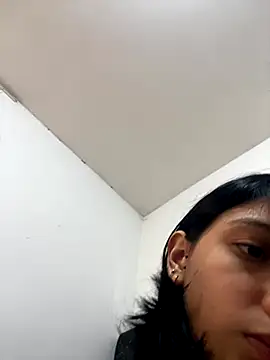 Snapshot of xoxo_milk chatting on November 30, 2025, 7:36 pm xoxo milk online show from November 30, 2025, 7:36 pm