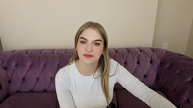 Snapshot of AlinaLiii chatting on March 11, 2026, 8:36 pm AlinaLiii online show from March 11, 2026, 8:36 pm