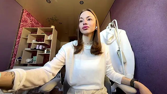 Snapshot of SofiaSmiles chatting on September 29, 2025, 5:03 am SofiaSmiles online show from September 29, 2025, 5:03 am