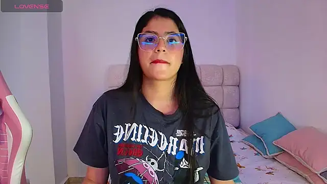 Julieta Rose19 online show from March 8, 2026, 10:46 pm