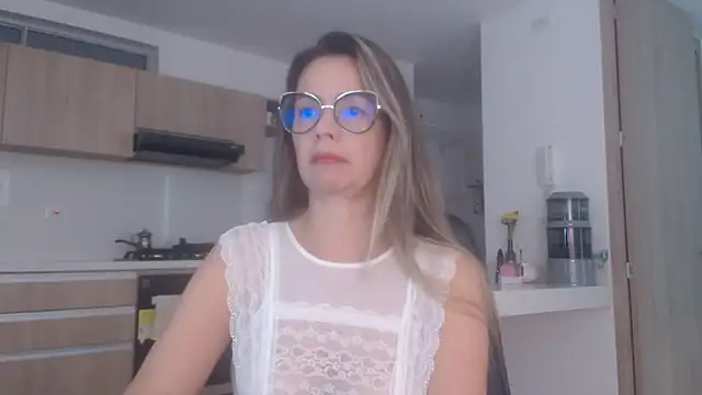 LovePaula online show from March 12, 2026, 12:09 pm