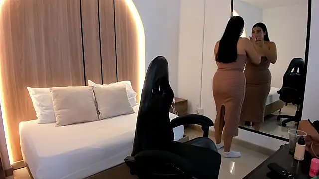 olivia willoow online show from December 20, 2025, 2:25 am