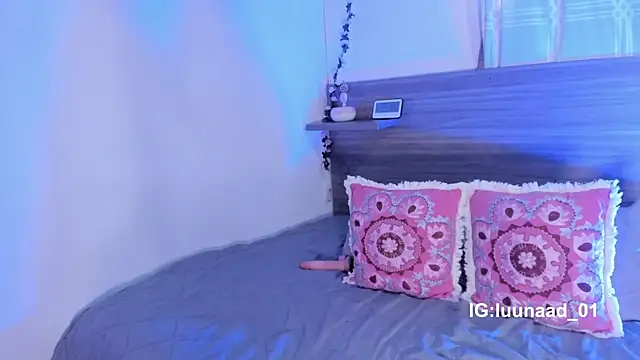 Snapshot of LunaCandy21 chatting on October 6, 2025, 7:36 pm LunaCandy21 online show from October 6, 2025, 7:36 pm