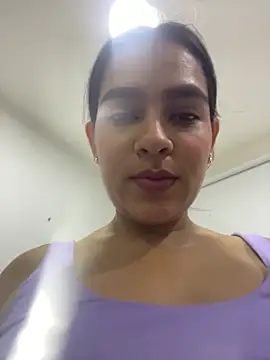 Snapshot of Valery_lux16 chatting on February 8, 2026, 6:05 pm Valery lux16 online show from February 8, 2026, 6:05 pm