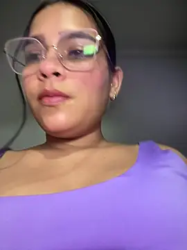 Snapshot of Valery_lux16 chatting on February 28, 2026, 4:23 am Valery lux16 online show from February 28, 2026, 4:23 am