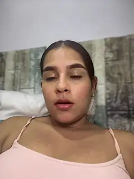Snapshot of Valery_lux16 chatting on February 26, 2026, 8:31 pm Valery lux16 online show from February 26, 2026, 8:31 pm