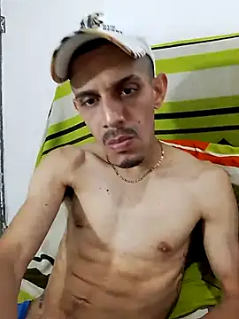 Snapshot of LATINO27CM chatting on September 23, 2025, 9:00 pm LATINO27CM online show from September 23, 2025, 9:00 pm