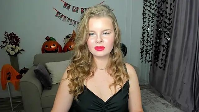 WildeDesiree online show from October 20, 2025, 12:27 pm