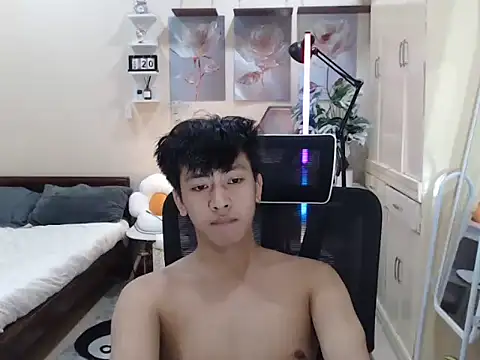 niel cumshow online show from November 24, 2025, 5:02 pm