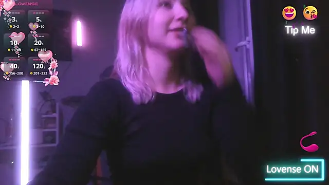 ChristinaFivePlus online show from October 5, 2025, 7:15 pm