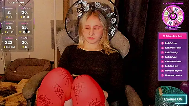 ChristinaFivePlus online show from October 17, 2025, 8:54 pm