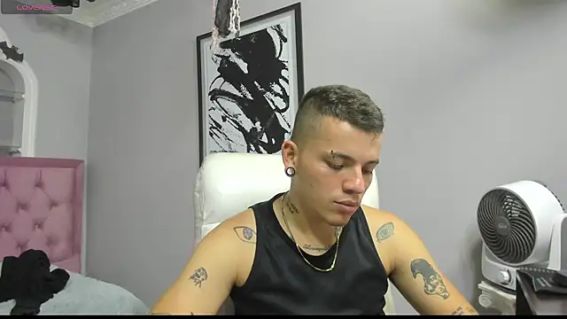 wildthor26 online show from October 28, 2025, 2:23 am