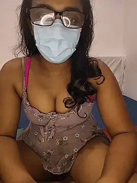 Snapshot of sexybolegirl chatting on June 18, 2026, 5:07 pm sexybolegirl online show from June 18, 2026, 5:07 pm