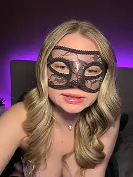 Cherrycolada online show from February 5, 2026, 10:05 pm