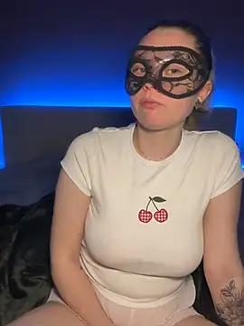 Snapshot of Cherrycolada chatting on May 22, 2026, 9:35 pm Cherrycolada online show from May 22, 2026, 9:35 pm
