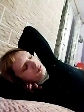 Snapshot of Ponka2011 chatting on November 28, 2025, 6:35 am Ponka2011 online show from November 28, 2025, 6:35 am