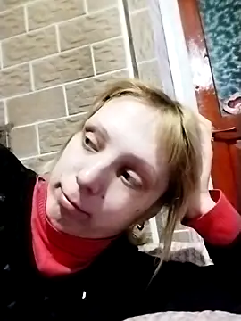 Snapshot of Ponka2011 chatting on December 20, 2025, 6:05 am Ponka2011 online show from December 20, 2025, 6:05 am