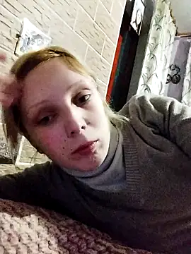 Snapshot of Ponka2011 chatting on December 18, 2025, 5:56 am Ponka2011 online show from December 18, 2025, 5:56 am