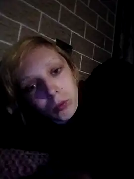 Snapshot of Ponka2011 chatting on October 8, 2025, 2:02 am Ponka2011 online show from October 8, 2025, 2:02 am