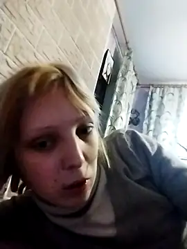 Snapshot of Ponka2011 chatting on December 17, 2025, 6:29 am Ponka2011 online show from December 17, 2025, 6:29 am