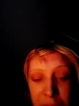 Snapshot of Ponka2011 chatting on December 2, 2025, 6:15 am Ponka2011 online show from December 2, 2025, 6:15 am