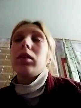 Snapshot of Ponka2011 chatting on November 3, 2025, 6:18 am Ponka2011 online show from November 3, 2025, 6:18 am