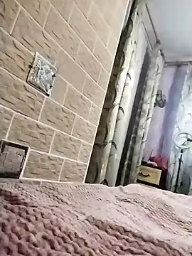 Snapshot of Ponka2011 chatting on November 6, 2025, 6:17 am Ponka2011 online show from November 6, 2025, 6:17 am