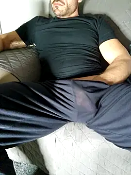 giovan2020 online show from March 4, 2026, 9:44 pm