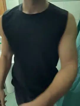 giovan2020 online show from November 3, 2025, 4:10 pm