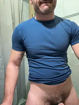 Snapshot of giovan2020 chatting on February 9, 2026, 4:38 pm giovan2020 online show from February 9, 2026, 4:38 pm