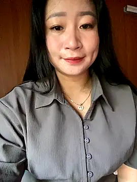 violet-00 online show from October 20, 2025, 1:07 am