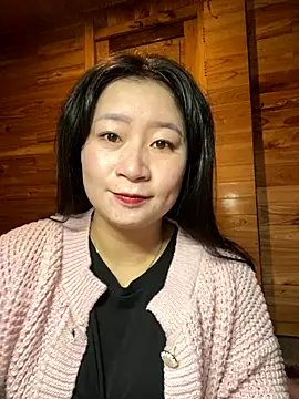 violet-00 online show from December 16, 2025, 12:04 am