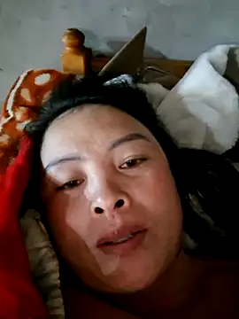 Snapshot of xuxulovezz chatting on February 9, 2026, 2:59 pm xuxulovezz online show from February 9, 2026, 2:59 pm