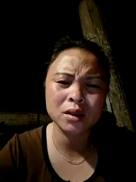 Snapshot of xuxulovezz chatting on February 27, 2026, 12:05 pm xuxulovezz online show from February 27, 2026, 12:05 pm