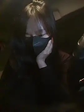 Snapshot of Helen-Tran chatting on February 6, 2026, 2:24 pm Helen-Tran online show from February 6, 2026, 2:24 pm