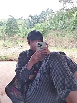 Snapshot of Helen-Tran chatting on November 29, 2025, 9:20 am Helen-Tran online show from November 29, 2025, 9:20 am