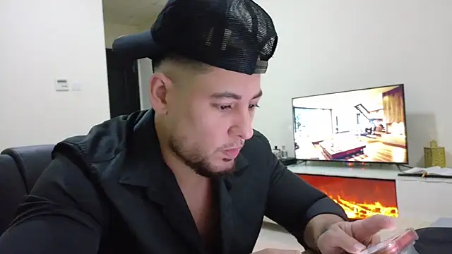 Snapshot of maximus888A chatting on June 17, 2026, 7:02 pm maximus888A online show from June 17, 2026, 7:02 pm