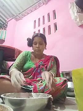 Snapshot of reya743 chatting on February 22, 2026, 1:35 pm reya743 online show from February 22, 2026, 1:35 pm