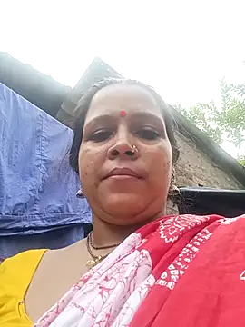 Snapshot of reya743 chatting on November 6, 2025, 5:33 am reya743 online show from November 6, 2025, 5:33 am