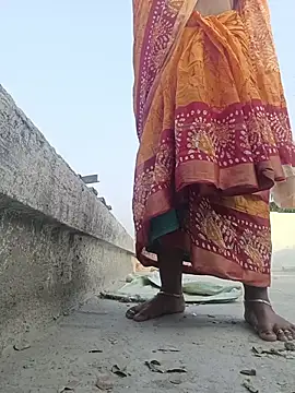 Snapshot of reya743 chatting on February 18, 2026, 10:55 am reya743 online show from February 18, 2026, 10:55 am