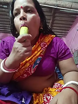 Snapshot of reya743 chatting on November 10, 2025, 4:23 pm reya743 online show from November 10, 2025, 4:23 pm