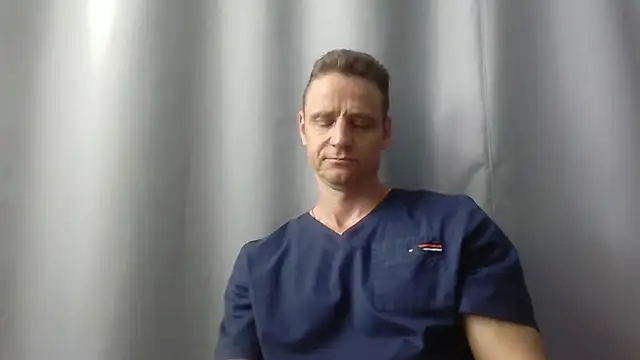 Snapshot of Freeze_Fire chatting on June 19, 2026, 7:47 am Freeze Fire online show from June 19, 2026, 7:47 am