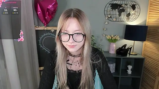 Snapshot of elliupp chatting on September 22, 2025, 9:37 am elliupp online show from September 22, 2025, 9:37 am