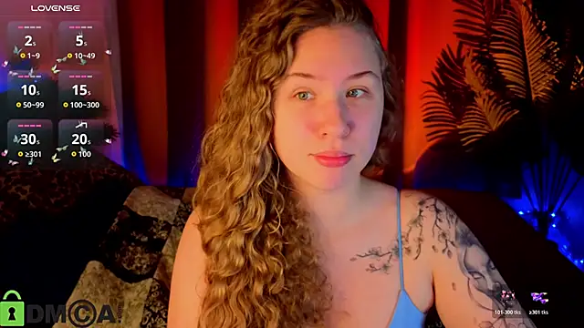 Snapshot of Elsie_Cutties chatting on June 16, 2026, 1:05 am Elsie Cutties online show from June 16, 2026, 1:05 am